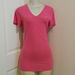 PINK VICTORIA'S SECRET PINK T SHIRT SIZE SMALL.